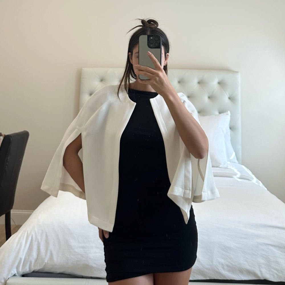 BCBGeneration Ivory Cape (XXS)